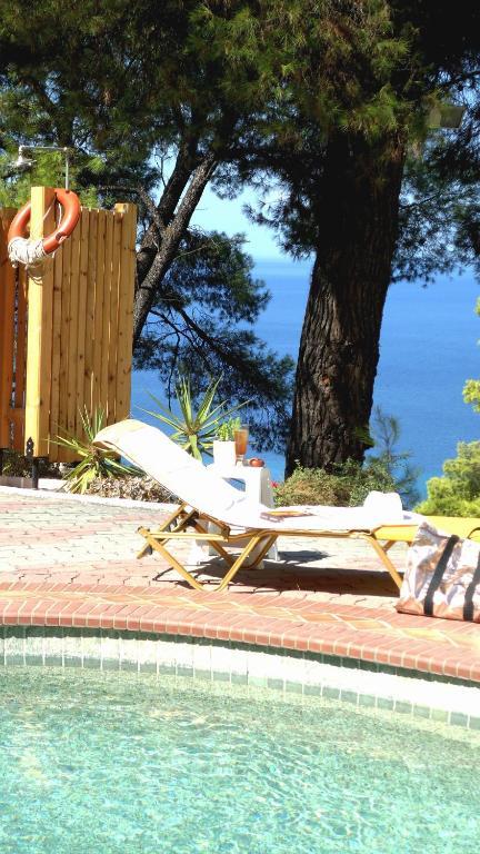 Dryades Hotel Siviri Exterior photo